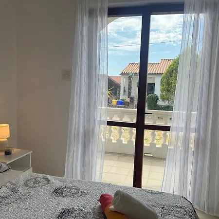 Dora And Tonka Krk Apartment