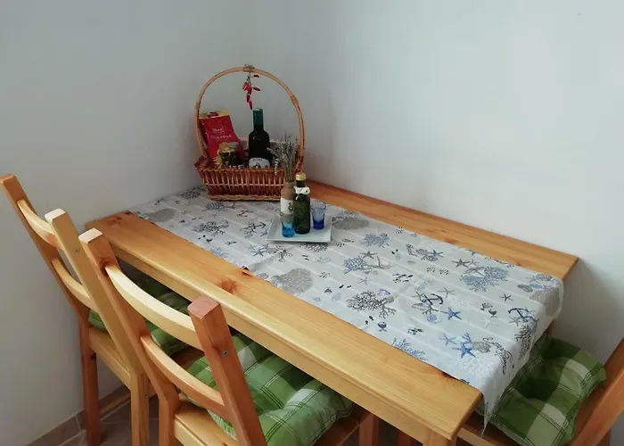 Dora And Tonka Krk Lägenhet *