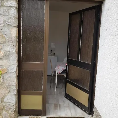 Dora And Tonka Krk Apartman