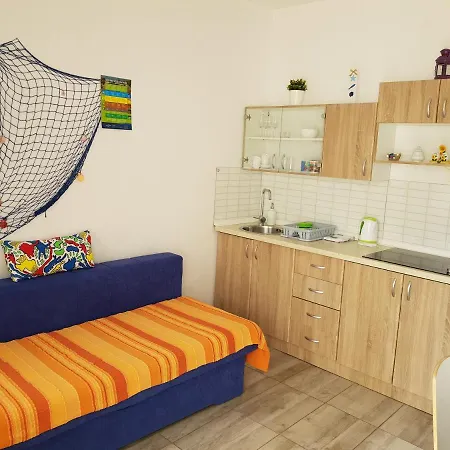 Dora And Tonka Krk Apartmán