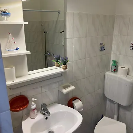 Dora And Tonka Krk Apartman
