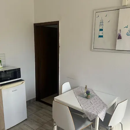 Dora And Tonka Krk Apartman *
